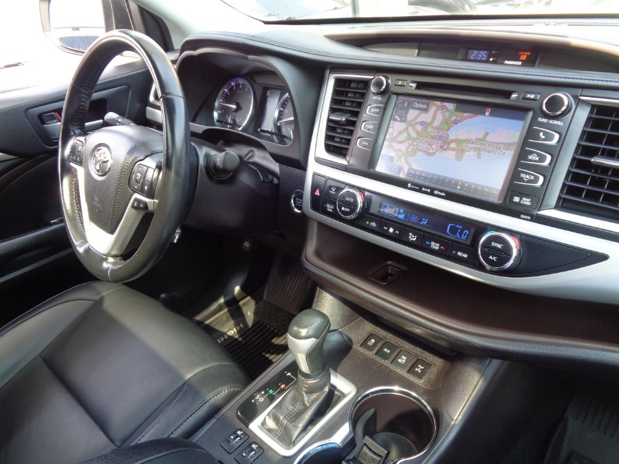 Used Toyota Highlander XLE AWD 2018 | Top Speed Motors LLC. Jamaica, New York Used Toyota Highlander XLE AWD 2018 | Top Speed Motors LLC. Jamaica, New York