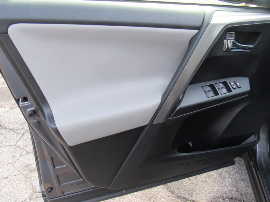 Used Toyota RAV4 XLE 2016 | Hilario's Auto Sales Inc.. Worcester, Massachusetts Used Toyota RAV4 XLE 2016 | Hilario's Auto Sales Inc.. Worcester, Massachusetts