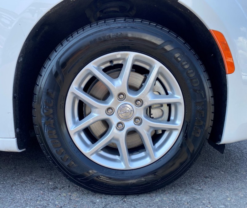 Used Chrysler Pacifica Touring L FWD 2020 | Inman Motors Sales. Medford, Massachusetts Used Chrysler Pacifica Touring L FWD 2020 | Inman Motors Sales. Medford, Massachusetts