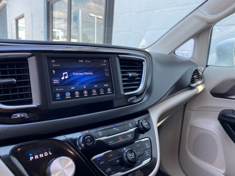 Used Chrysler Pacifica Touring L FWD 2020 | Inman Motors Sales. Medford, Massachusetts Used Chrysler Pacifica Touring L FWD 2020 | Inman Motors Sales. Medford, Massachusetts