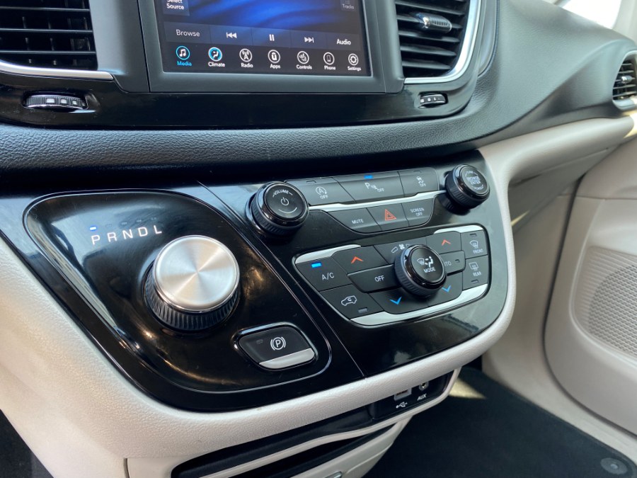 Used Chrysler Pacifica Touring L FWD 2020 | Inman Motors Sales. Medford, Massachusetts Used Chrysler Pacifica Touring L FWD 2020 | Inman Motors Sales. Medford, Massachusetts