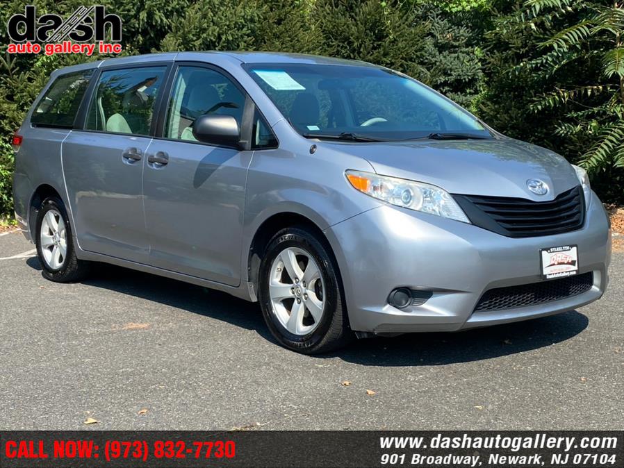 2012 Toyota Sienna 5dr 7-Pass Van V6 FWD (Natl), available for sale in Newark, New Jersey | Dash Auto Gallery Inc.. Newark, New Jersey