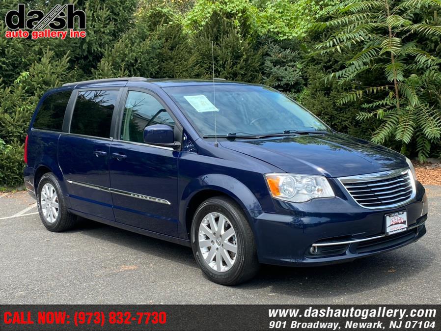 2014 Chrysler Town & Country 4dr Wgn Touring, available for sale in Newark, New Jersey | Dash Auto Gallery Inc.. Newark, New Jersey