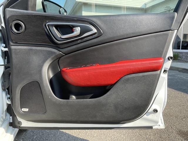 Used Chrysler 200 C 2016 | Blasius Federal Road. Brookfield, Connecticut Used Chrysler 200 C 2016 | Blasius Federal Road. Brookfield, Connecticut