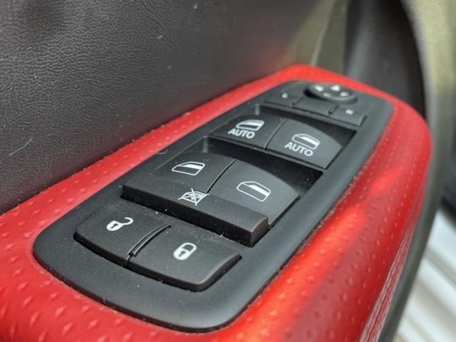 Used Chrysler 200 C 2016 | Blasius Federal Road. Brookfield, Connecticut Used Chrysler 200 C 2016 | Blasius Federal Road. Brookfield, Connecticut