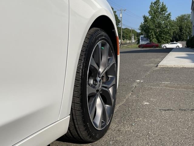 Used Chrysler 200 C 2016 | Blasius Federal Road. Brookfield, Connecticut Used Chrysler 200 C 2016 | Blasius Federal Road. Brookfield, Connecticut