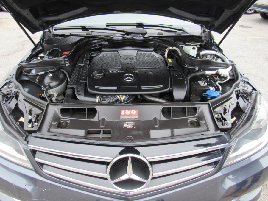 Used Mercedes-Benz C300 Sport 2014 | Hilario's Auto Sales Inc.. Worcester, Massachusetts Used Mercedes-Benz C300 Sport 2014 | Hilario's Auto Sales Inc.. Worcester, Massachusetts