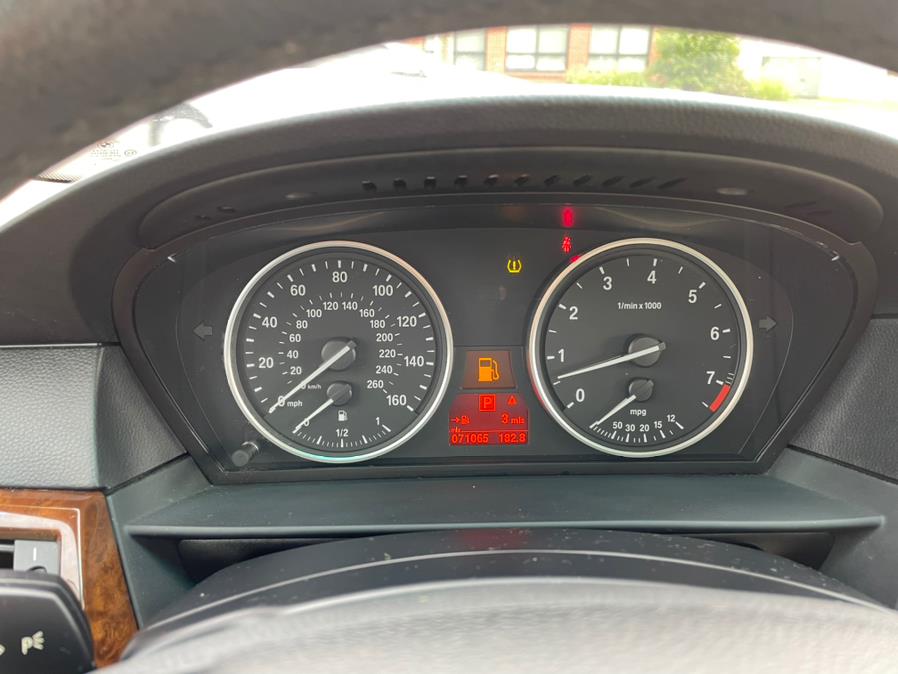 2009 BMW 5 Series 4dr Sdn 528i xDrive AWD, available for sale in Manchester, Connecticut | Carsonmain LLC. Manchester, Connecticut 2009 BMW 5 Series 4dr Sdn 528i xDrive AWD, available for sale in Manchester, Connecticut | Carsonmain LLC. Manchester, Connecticut