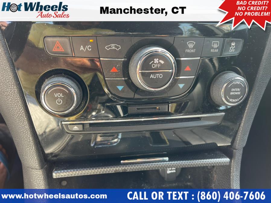Used Chrysler 300 4dr Sdn 300S AWD 2013 | Hot Wheels Auto Sales LLC. Manchester, Connecticut Used Chrysler 300 4dr Sdn 300S AWD 2013 | Hot Wheels Auto Sales LLC. Manchester, Connecticut