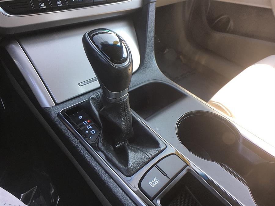 Used Hyundai Sonata 4dr Sdn 2.4L Limited PZEV 2016 | Smart Buy Auto Sales, LLC. Wallingford, Connecticut Used Hyundai Sonata 4dr Sdn 2.4L Limited PZEV 2016 | Smart Buy Auto Sales, LLC. Wallingford, Connecticut