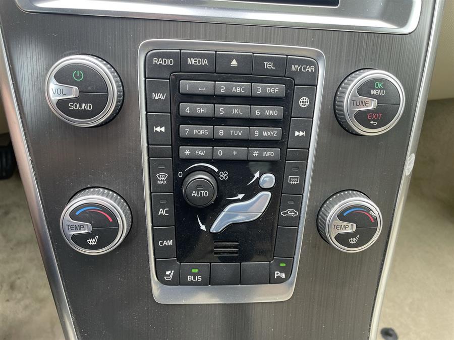 2016 Volvo XC60 AWD 4dr T5 Premier, available for sale in Stratford, Connecticut | Wiz Leasing Inc. Stratford, Connecticut 2016 Volvo XC60 AWD 4dr T5 Premier, available for sale in Stratford, Connecticut | Wiz Leasing Inc. Stratford, Connecticut