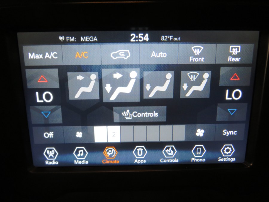 Used Jeep Renegade Altitude 4x4 2018 | Road Masters II INC. Middle Village, New York Used Jeep Renegade Altitude 4x4 2018 | Road Masters II INC. Middle Village, New York