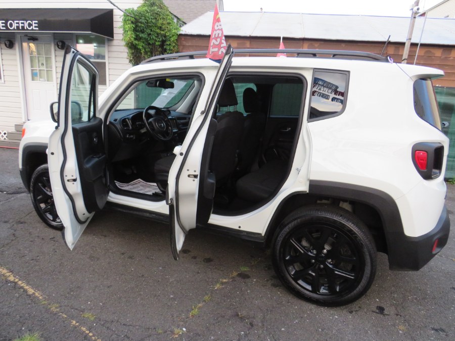 Used Jeep Renegade Altitude 4x4 2018 | Road Masters II INC. Middle Village, New York Used Jeep Renegade Altitude 4x4 2018 | Road Masters II INC. Middle Village, New York