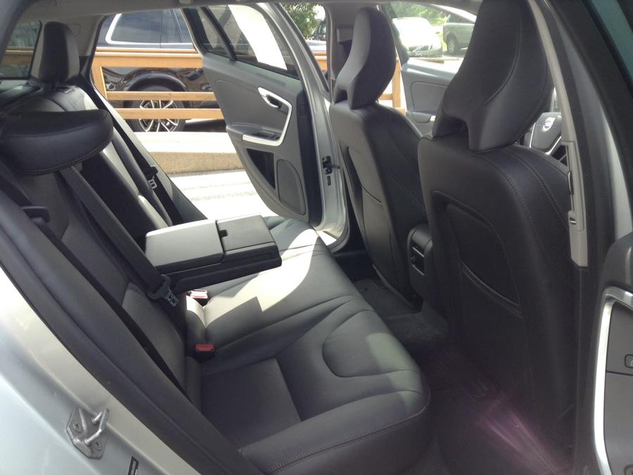 Used Volvo V60 Cross Country 4dr Wgn T5 AWD 2016 | Eurocars Plus. Groton, Connecticut Used Volvo V60 Cross Country 4dr Wgn T5 AWD 2016 | Eurocars Plus. Groton, Connecticut