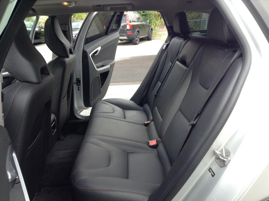 Used Volvo V60 Cross Country 4dr Wgn T5 AWD 2016 | Eurocars Plus. Groton, Connecticut Used Volvo V60 Cross Country 4dr Wgn T5 AWD 2016 | Eurocars Plus. Groton, Connecticut