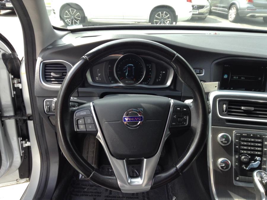 Used Volvo V60 Cross Country 4dr Wgn T5 AWD 2016 | Eurocars Plus. Groton, Connecticut Used Volvo V60 Cross Country 4dr Wgn T5 AWD 2016 | Eurocars Plus. Groton, Connecticut