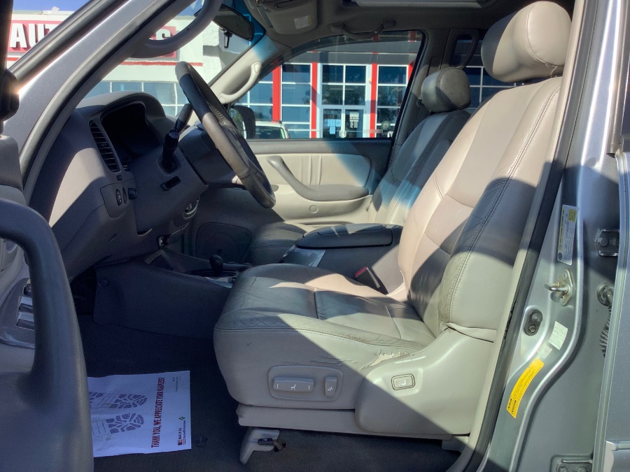 Used Toyota Sequoia 4dr Limited 4WD (SE) 2002 | Marsh Auto Sales LLC. Ortonville, Michigan Used Toyota Sequoia 4dr Limited 4WD (SE) 2002 | Marsh Auto Sales LLC. Ortonville, Michigan
