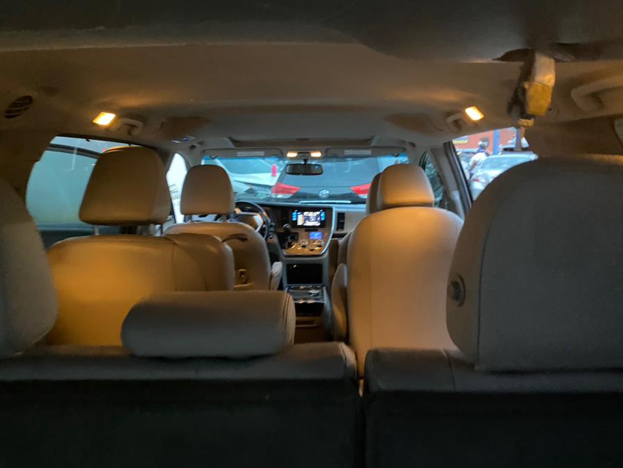 Used Toyota Sienna 5dr 7-Pass Van Ltd Premium FWD (Natl) 2015 | Brooklyn Auto Mall LLC. Brooklyn, New York