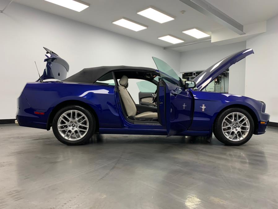 Used Ford Mustang 2dr Conv V6 Premium 2013 | M Auto Group. Elizabeth, New Jersey Used Ford Mustang 2dr Conv V6 Premium 2013 | M Auto Group. Elizabeth, New Jersey
