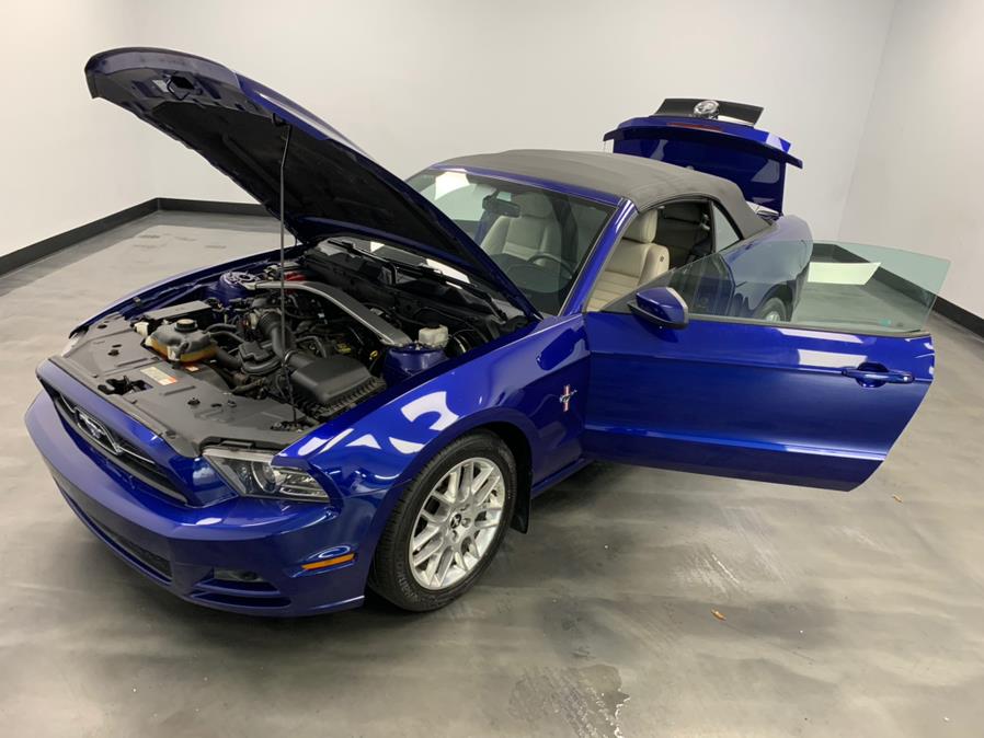 Used Ford Mustang 2dr Conv V6 Premium 2013 | M Auto Group. Elizabeth, New Jersey Used Ford Mustang 2dr Conv V6 Premium 2013 | M Auto Group. Elizabeth, New Jersey