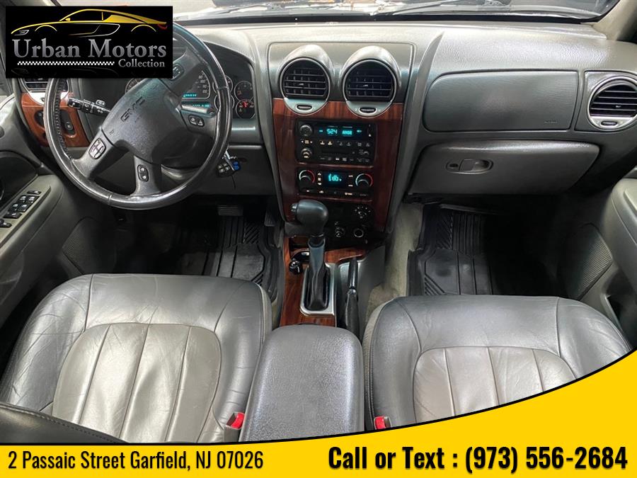 Used GMC Envoy Xl SLT 2004 | Urban Motors Collection. Garfield, New Jersey Used GMC Envoy Xl SLT 2004 | Urban Motors Collection. Garfield, New Jersey