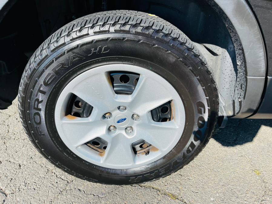 Used Ford Explorer 4WD 4dr Base 2013 | Supreme Automotive. New Britain, Connecticut Used Ford Explorer 4WD 4dr Base 2013 | Supreme Automotive. New Britain, Connecticut