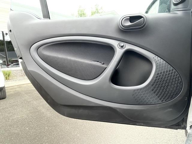 Used Smart Fortwo Pure 2016 | Blasius Federal Road. Brookfield, Connecticut Used Smart Fortwo Pure 2016 | Blasius Federal Road. Brookfield, Connecticut