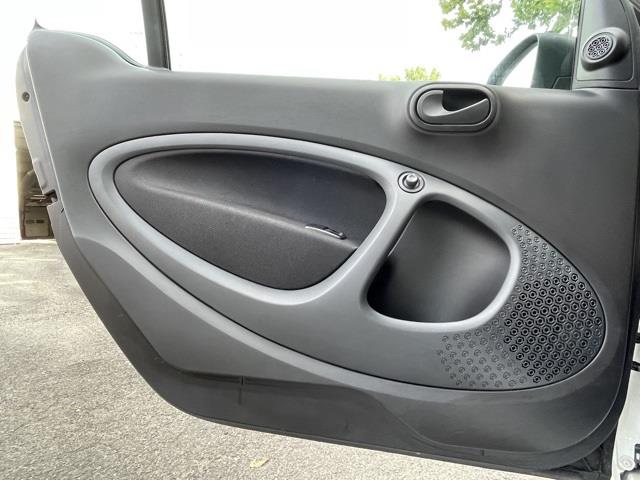 Used Smart Fortwo Pure 2016 | Blasius Federal Road. Brookfield, Connecticut Used Smart Fortwo Pure 2016 | Blasius Federal Road. Brookfield, Connecticut