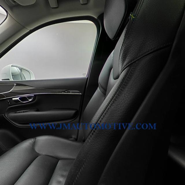 2017 Volvo Xc90 T6 AWD 7-Passenger Momentum, available for sale in Naugatuck, Connecticut | J&M Automotive Sls&Svc LLC. Naugatuck, Connecticut 2017 Volvo Xc90 T6 AWD 7-Passenger Momentum, available for sale in Naugatuck, Connecticut | J&M Automotive Sls&Svc LLC. Naugatuck, Connecticut