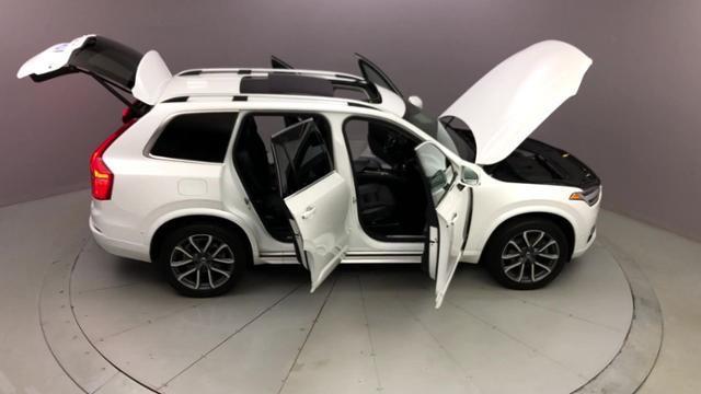 2017 Volvo Xc90 T6 AWD 7-Passenger Momentum, available for sale in Naugatuck, Connecticut | J&M Automotive Sls&Svc LLC. Naugatuck, Connecticut 2017 Volvo Xc90 T6 AWD 7-Passenger Momentum, available for sale in Naugatuck, Connecticut | J&M Automotive Sls&Svc LLC. Naugatuck, Connecticut