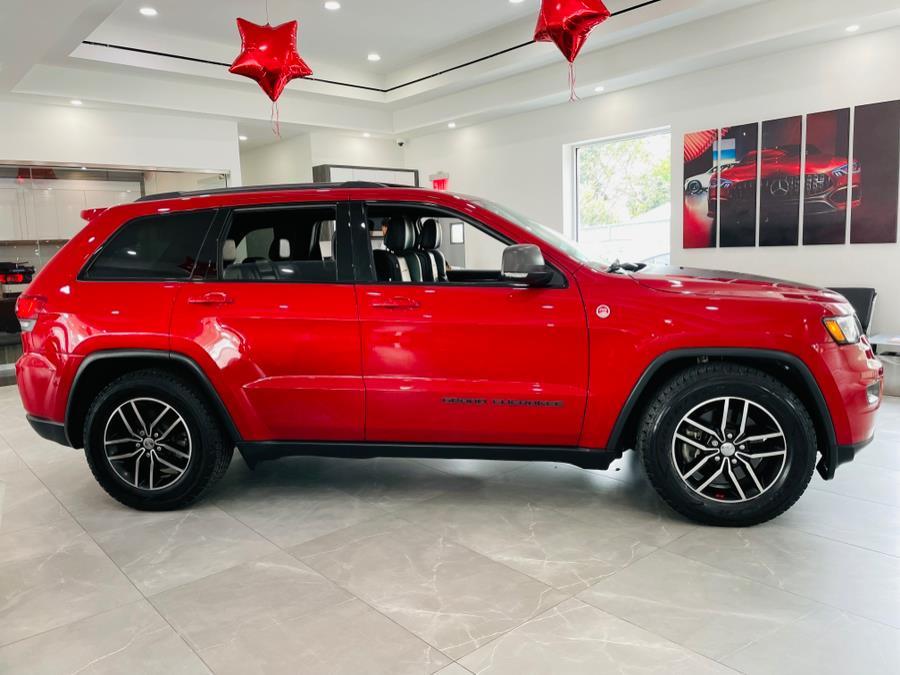 Used Jeep Grand Cherokee Trailhawk 4x4 *Ltd Avail* 2018 | Luxury Motor Club. Franklin Square, New York Used Jeep Grand Cherokee Trailhawk 4x4 *Ltd Avail* 2018 | Luxury Motor Club. Franklin Square, New York