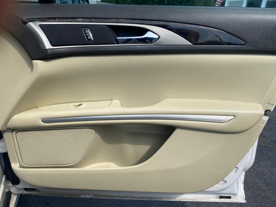 Used Lincoln MKZ 4dr Sdn FWD 2013 | Lava Motors 2 Inc. Canton, Connecticut Used Lincoln MKZ 4dr Sdn FWD 2013 | Lava Motors 2 Inc. Canton, Connecticut
