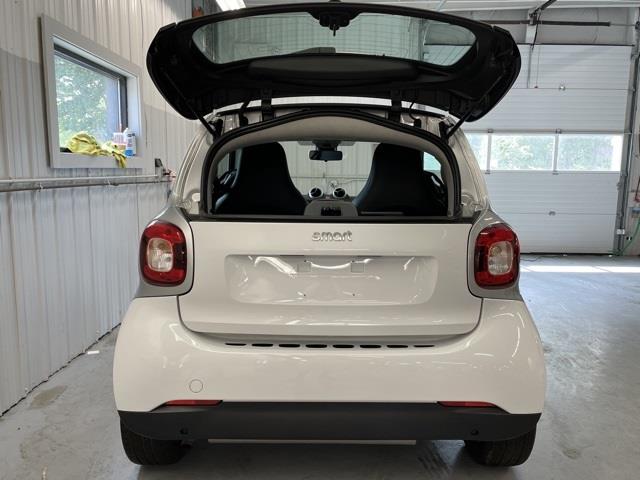 Used Smart Fortwo Pure 2016 | Blasius Federal Road. Brookfield, Connecticut Used Smart Fortwo Pure 2016 | Blasius Federal Road. Brookfield, Connecticut