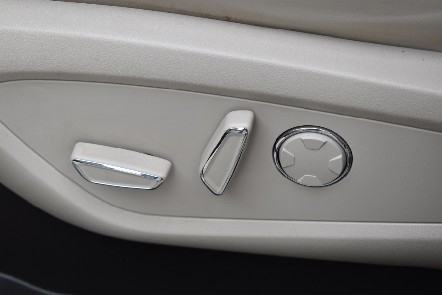 Used Lincoln MKC Select AWD 2019 | Hillside Auto Mall Inc.. Jamaica, New York Used Lincoln MKC Select AWD 2019 | Hillside Auto Mall Inc.. Jamaica, New York