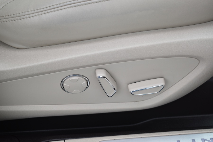 Used Lincoln MKC Select AWD 2019 | Hillside Auto Mall Inc.. Jamaica, New York Used Lincoln MKC Select AWD 2019 | Hillside Auto Mall Inc.. Jamaica, New York