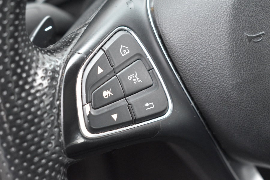Used Mercedes-Benz C-Class 4dr Sdn C300 Luxury 4MATIC 2015 | Hillside Auto Mall Inc.. Jamaica, New York Used Mercedes-Benz C-Class 4dr Sdn C300 Luxury 4MATIC 2015 | Hillside Auto Mall Inc.. Jamaica, New York