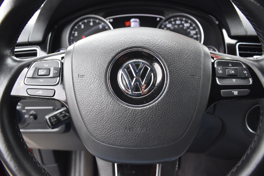 2017 Volkswagen Touareg V6 Wolfsburg Edition, available for sale in Jamaica, New York | Hillside Auto Mall Inc.. Jamaica, New York 2017 Volkswagen Touareg V6 Wolfsburg Edition, available for sale in Jamaica, New York | Hillside Auto Mall Inc.. Jamaica, New York