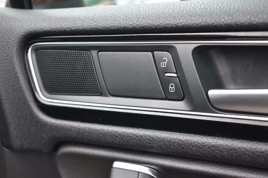 2017 Volkswagen Touareg V6 Wolfsburg Edition, available for sale in Jamaica, New York | Hillside Auto Mall Inc.. Jamaica, New York 2017 Volkswagen Touareg V6 Wolfsburg Edition, available for sale in Jamaica, New York | Hillside Auto Mall Inc.. Jamaica, New York