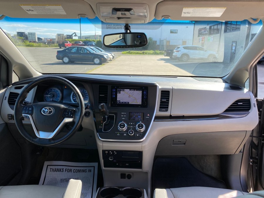 Used Toyota Sienna 5dr 7-Pass Van XLE Premium AWD (Natl) 2015 | Union Street Auto Sales. West Springfield, Massachusetts Used Toyota Sienna 5dr 7-Pass Van XLE Premium AWD (Natl) 2015 | Union Street Auto Sales. West Springfield, Massachusetts