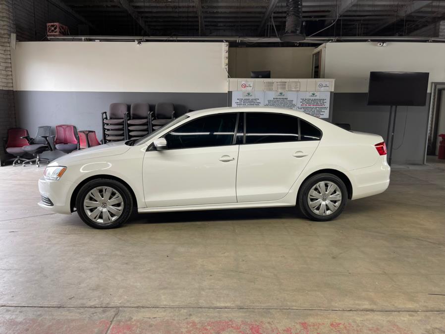 2011 Volkswagen Jetta Sedan 4dr Auto SE w/Convenience & Sunroof PZEV, available for sale in Garden Grove, California | U Save Auto Auction. Garden Grove, California 2011 Volkswagen Jetta Sedan 4dr Auto SE w/Convenience & Sunroof PZEV, available for sale in Garden Grove, California | U Save Auto Auction. Garden Grove, California