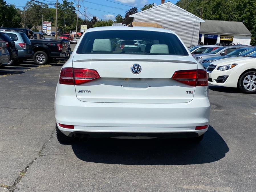 Used Volkswagen Jetta Sedan 4dr Auto 1.8T SE PZEV 2015 | Lava Motors 2 Inc. Canton, Connecticut Used Volkswagen Jetta Sedan 4dr Auto 1.8T SE PZEV 2015 | Lava Motors 2 Inc. Canton, Connecticut