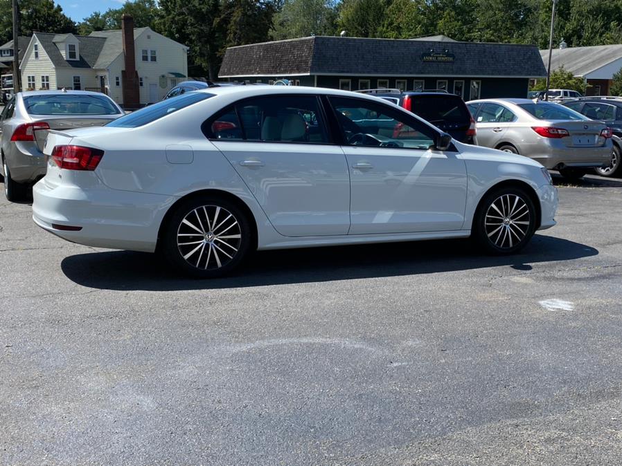 Used Volkswagen Jetta Sedan 4dr Auto 1.8T SE PZEV 2015 | Lava Motors 2 Inc. Canton, Connecticut Used Volkswagen Jetta Sedan 4dr Auto 1.8T SE PZEV 2015 | Lava Motors 2 Inc. Canton, Connecticut