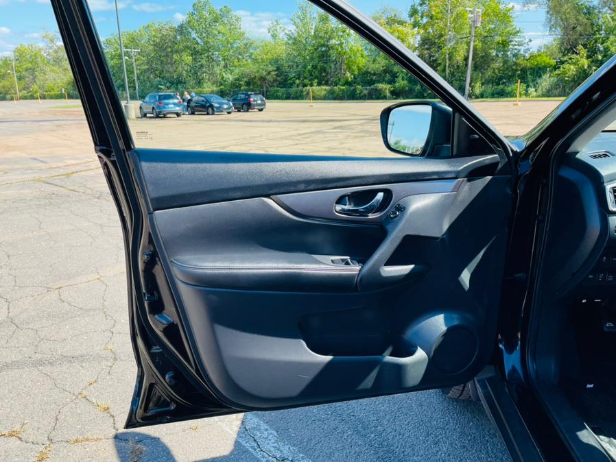 2016 Nissan Rogue AWD 4dr SV, available for sale in New Britain, Connecticut | Supreme Automotive. New Britain, Connecticut 2016 Nissan Rogue AWD 4dr SV, available for sale in New Britain, Connecticut | Supreme Automotive. New Britain, Connecticut