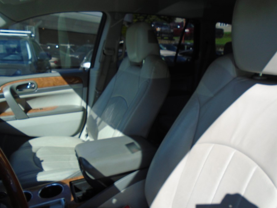 2010 Buick Enclave AWD 4dr CXL w/1XL, available for sale in Waterbury, Connecticut | Jim Juliani Motors. Waterbury, Connecticut 2010 Buick Enclave AWD 4dr CXL w/1XL, available for sale in Waterbury, Connecticut | Jim Juliani Motors. Waterbury, Connecticut