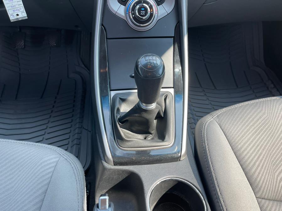 Used Hyundai Elantra 4dr Sdn Man GLS 2013 | Mike And Tony Auto Sales, Inc. South Windsor, Connecticut Used Hyundai Elantra 4dr Sdn Man GLS 2013 | Mike And Tony Auto Sales, Inc. South Windsor, Connecticut