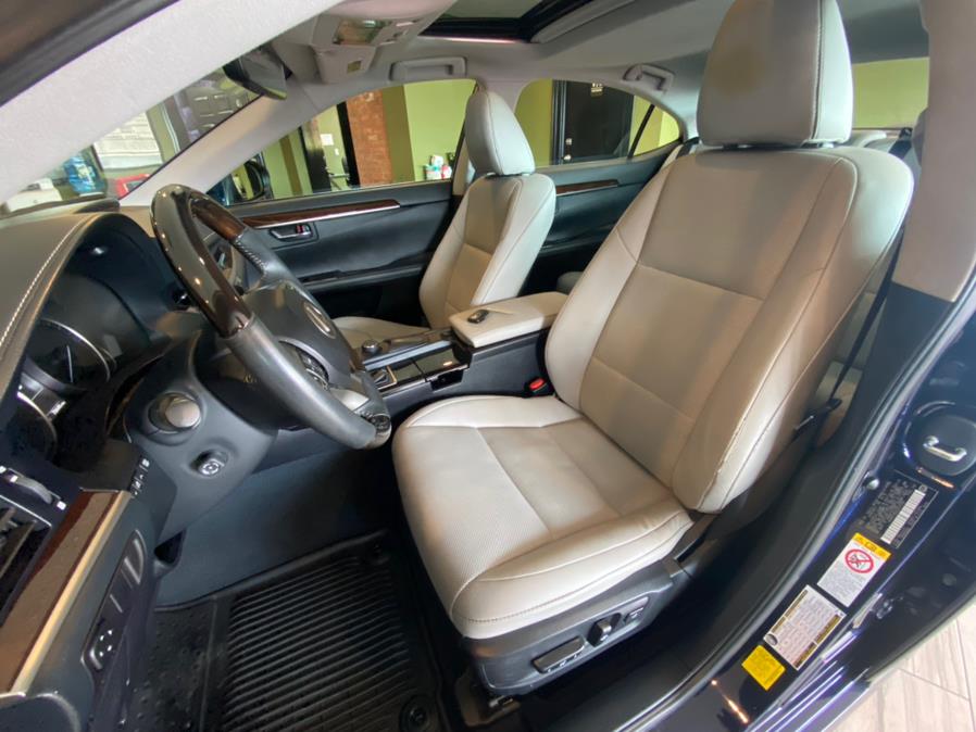 2016 Lexus ES 350 4dr Sdn, available for sale in West Hartford, Connecticut | AutoMax. West Hartford, Connecticut 2016 Lexus ES 350 4dr Sdn, available for sale in West Hartford, Connecticut | AutoMax. West Hartford, Connecticut