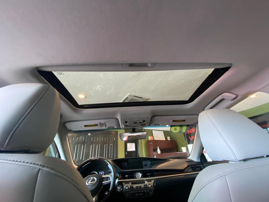 2016 Lexus ES 350 4dr Sdn, available for sale in West Hartford, Connecticut | AutoMax. West Hartford, Connecticut 2016 Lexus ES 350 4dr Sdn, available for sale in West Hartford, Connecticut | AutoMax. West Hartford, Connecticut
