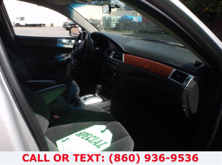 Used Chrysler Pacifica 4dr Wgn Touring FWD 2005 | Lee Motors Sales Inc. Hartford, Connecticut Used Chrysler Pacifica 4dr Wgn Touring FWD 2005 | Lee Motors Sales Inc. Hartford, Connecticut