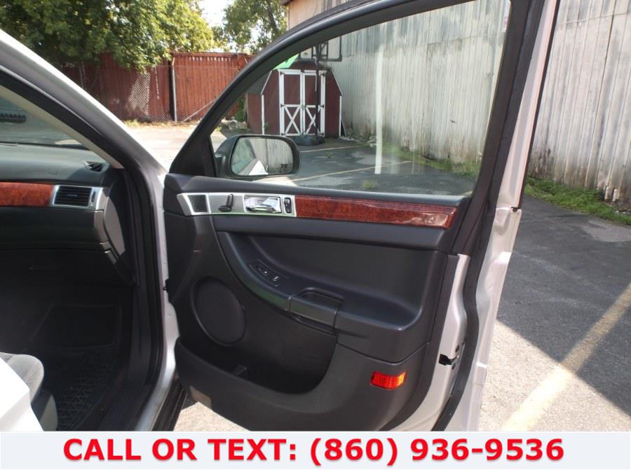 Used Chrysler Pacifica 4dr Wgn Touring FWD 2005 | Lee Motors Sales Inc. Hartford, Connecticut Used Chrysler Pacifica 4dr Wgn Touring FWD 2005 | Lee Motors Sales Inc. Hartford, Connecticut