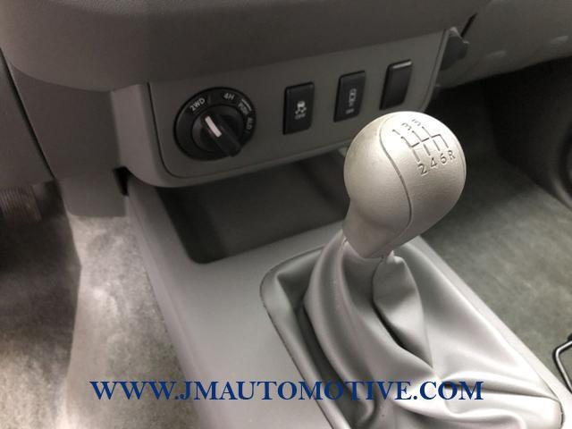 Used Nissan Frontier 4WD Crew Cab SWB Manual SV 2013 | J&M Automotive Sls&Svc LLC. Naugatuck, Connecticut Used Nissan Frontier 4WD Crew Cab SWB Manual SV 2013 | J&M Automotive Sls&Svc LLC. Naugatuck, Connecticut
